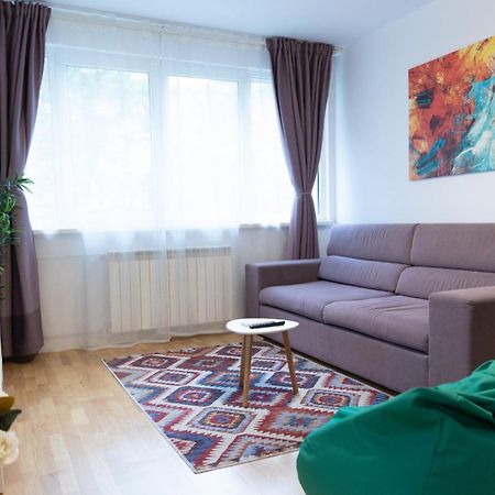 Old Town Central Oasis - Secured Parking Nearby - Self Check In - Metro Station At 1Min Bucharest Luaran gambar
