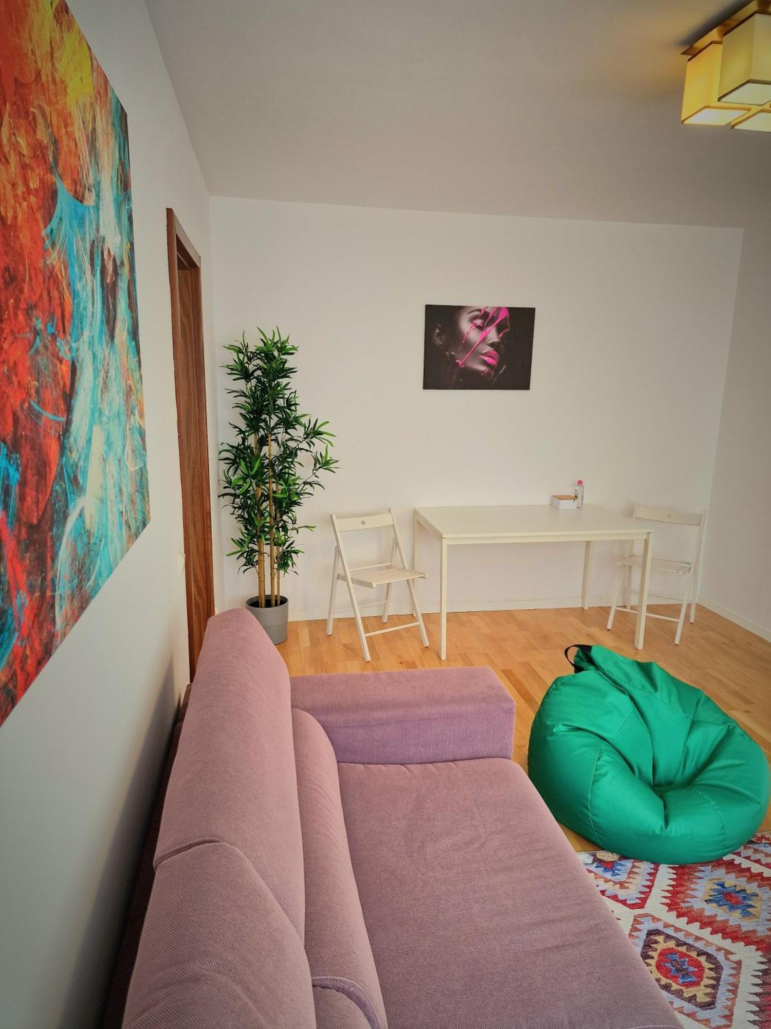 Old Town Central Oasis - Secured Parking Nearby - Self Check In - Metro Station At 1Min Bucharest Luaran gambar